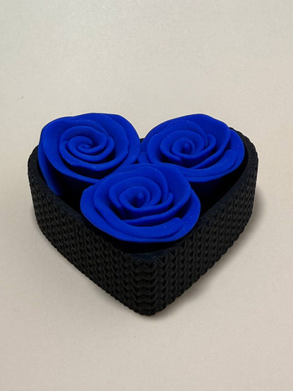 Heart-shaped 3D printed gift box with 3 roses - choose the color you want
