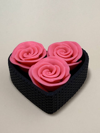 Heart-shaped 3D printed gift box with 3 roses - choose the color you want